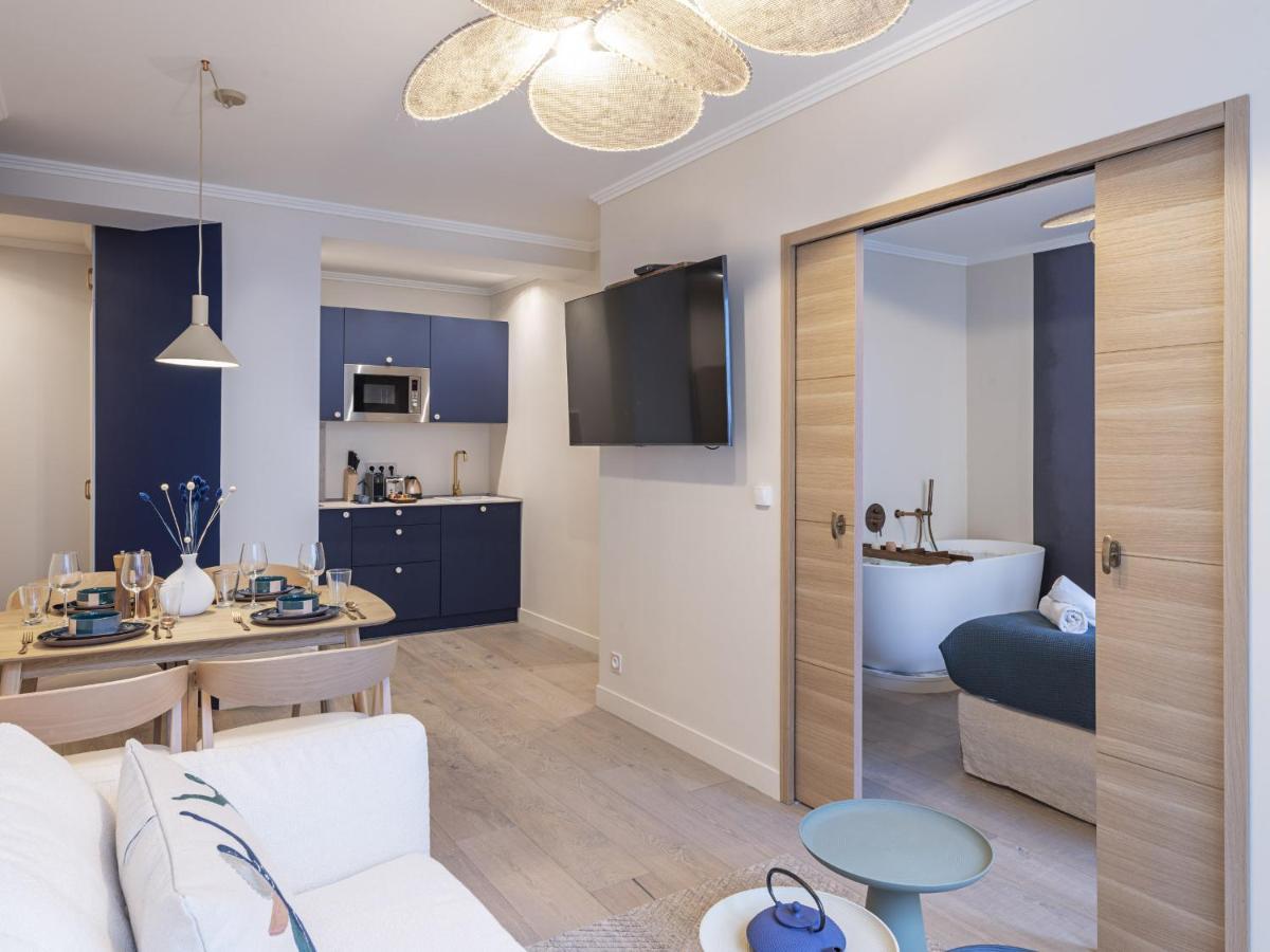 The Blue Suite On Champs Elysees Avenue Paris Dış mekan fotoğraf