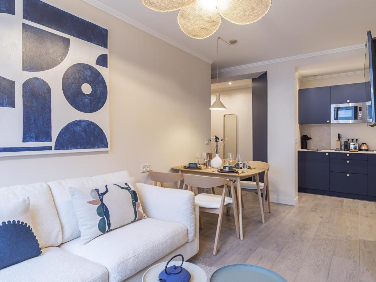 The Blue Suite On Champs Elysees Avenue Paris Dış mekan fotoğraf